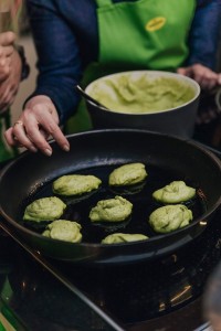 avokadų blynai su kiaušiniu „marškinėliuose“ pagal Renatą Ničajienę.