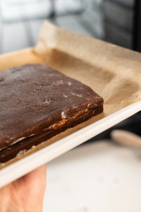 chocolate_and_caramel_brownie_cake-19